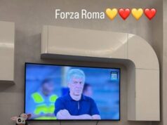Il Carisma dei Leader: Wesley e Tsimikas Live sui Social per Motivare la squadra