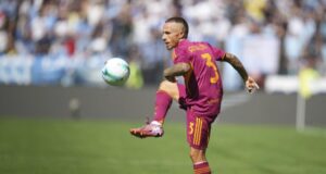 Trasferimenti e Strategie nel Calcio: L’Interesse del Deportivo per Angelino