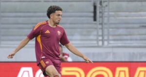 Analisi delle strategie di mercato e il valore di Neil El Aynaoui nel contesto del calcio internazionale