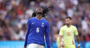 Il Mercato dei Centrocampisti: La Sfida tra Roma e Manchester United per Manu Koné